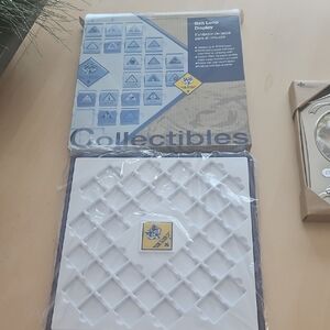 Collectibles Belt Loop Display - White